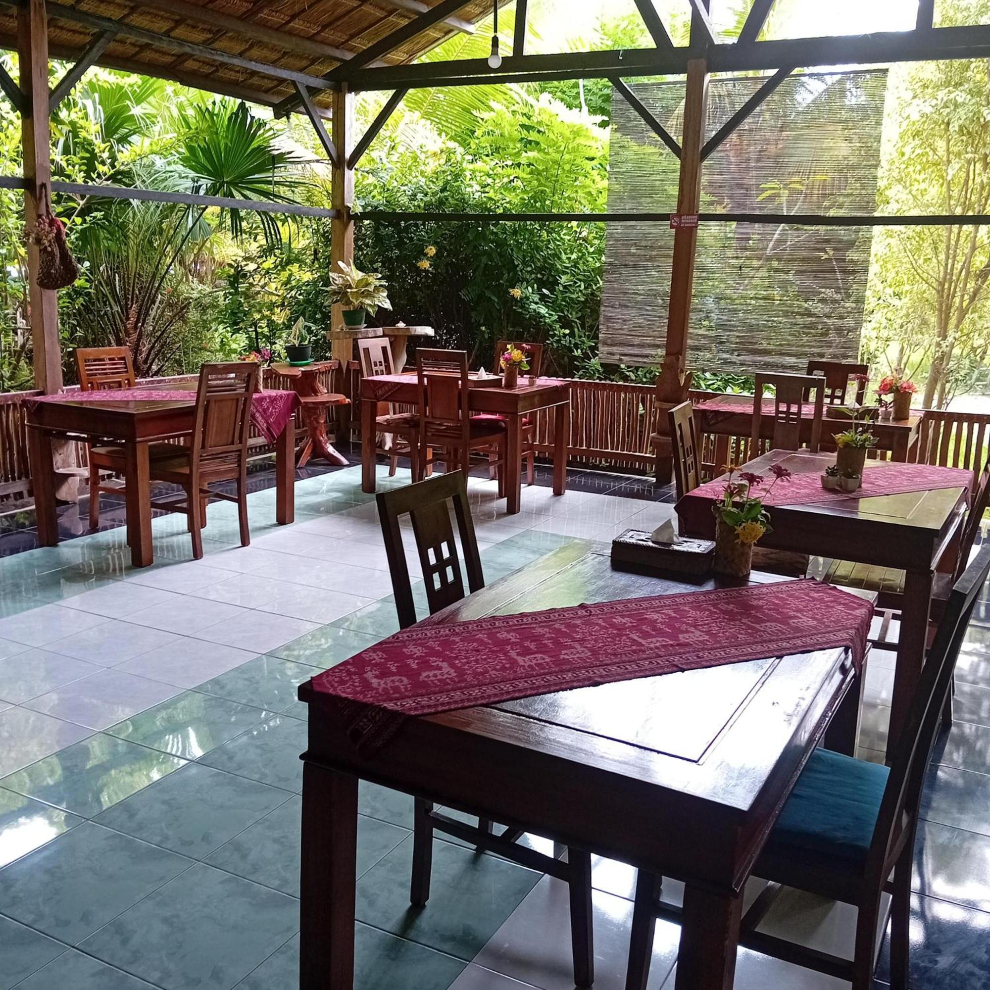 Budi Sun Resort Maumere Exterior foto